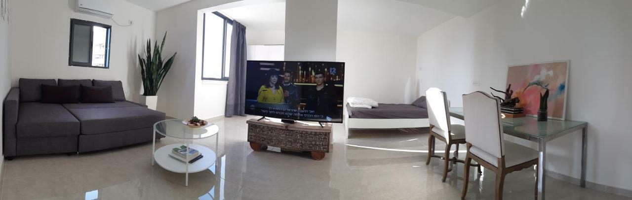Апартаменты The Airy Loft - Бат-Ям Экстерьер фото