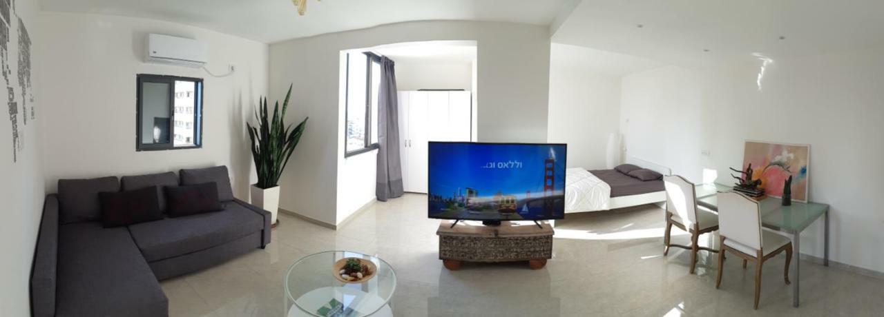 Апартаменты The Airy Loft - Бат-Ям Экстерьер фото